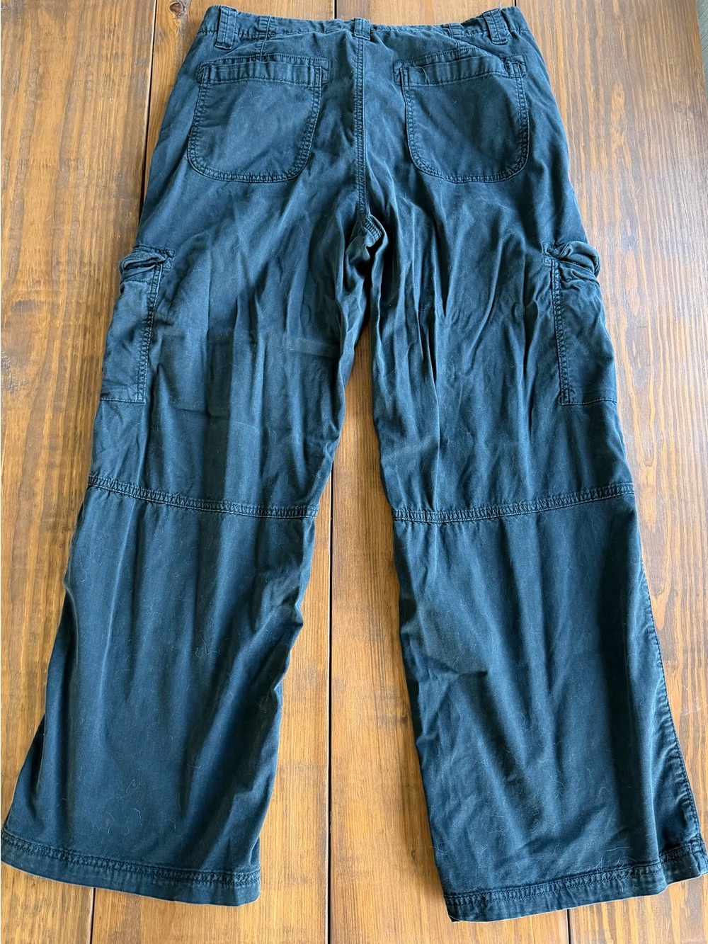 American Eagle Outfitters Black Cargo Pants with Utility Pockets - Picture 3 of 3